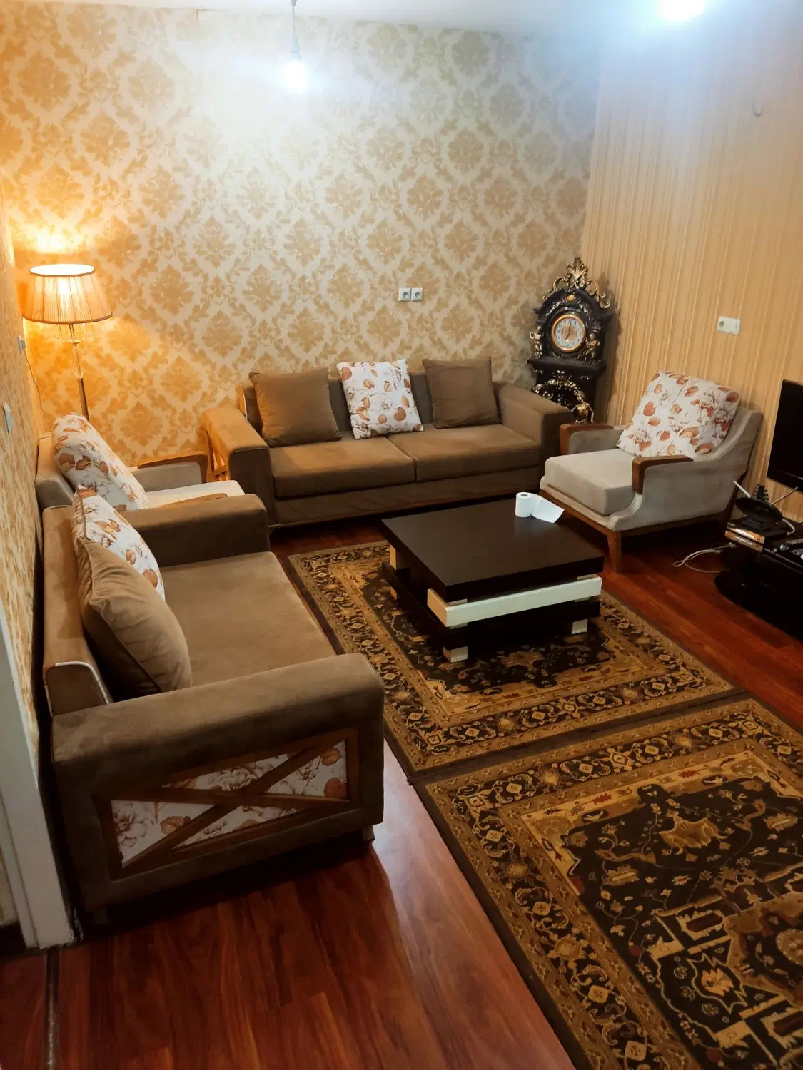 سوییت (ساعتی نداریم )
