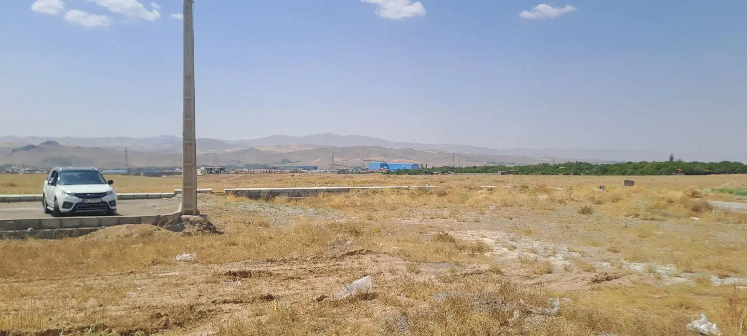 زمین فرهنگیان( فرمانیه)