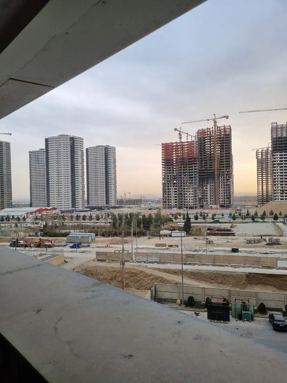 ۱۲۳متر  __      برج   __