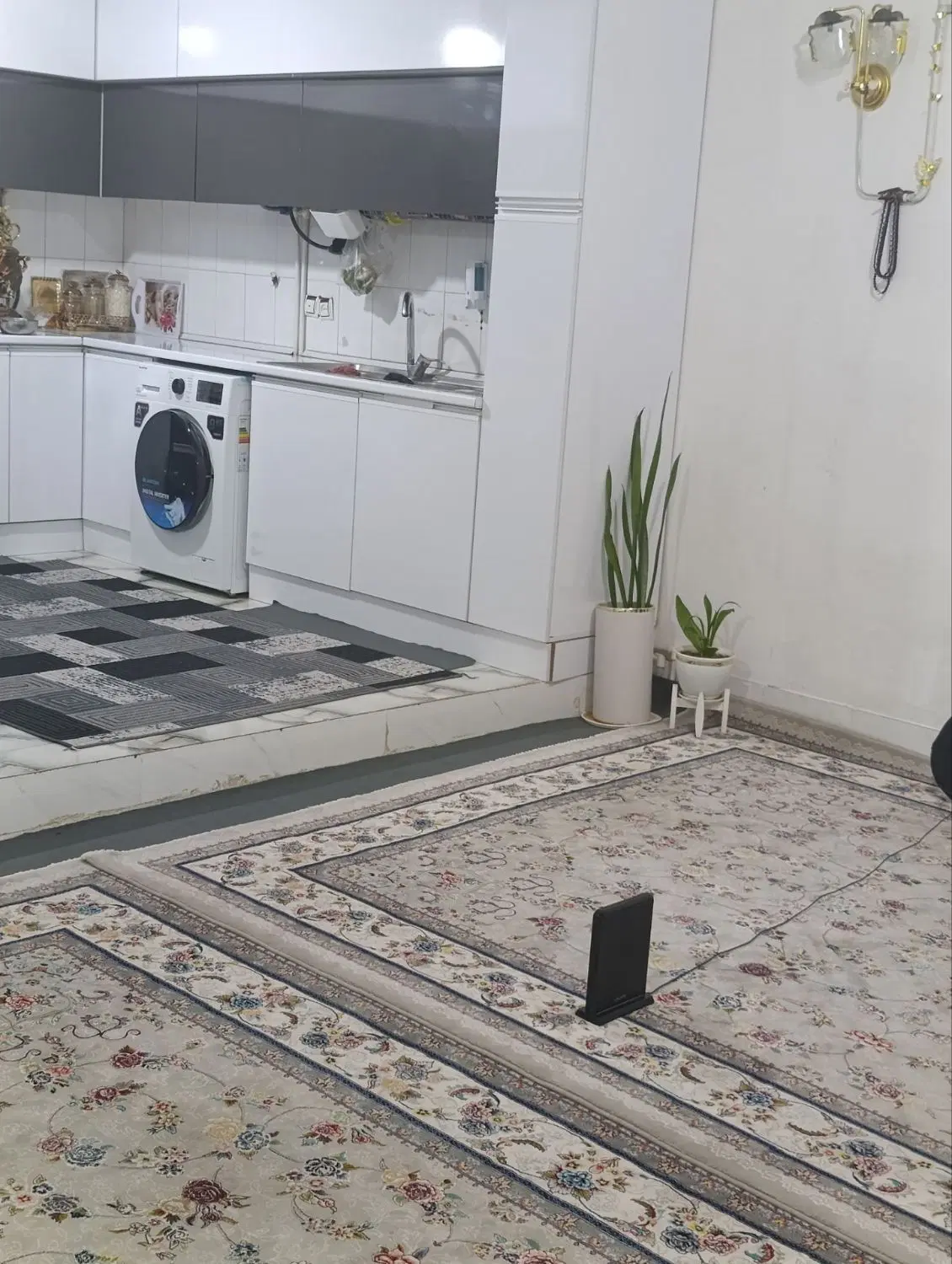 خانه‌یا‌ منزل‌ مسکونی