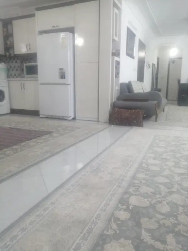 طبقه اول تک واحدی