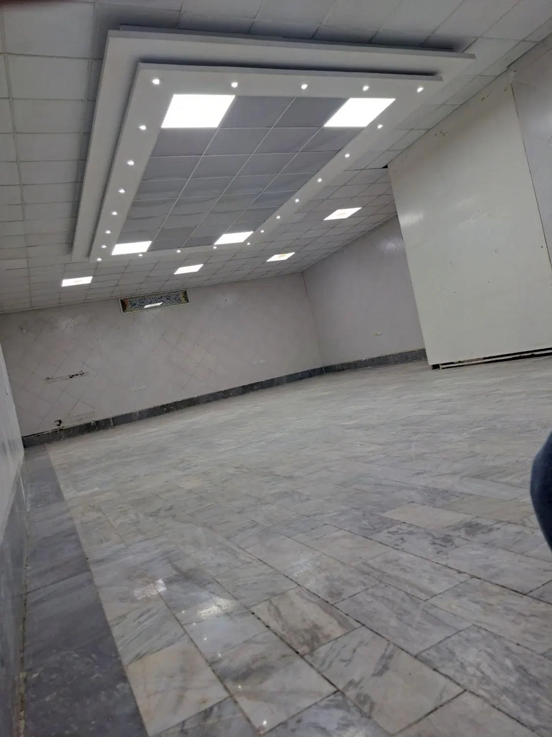 اجاره مغازه تجاری ۱۲۰ متر  بر اصلی جاده اسلامشهر