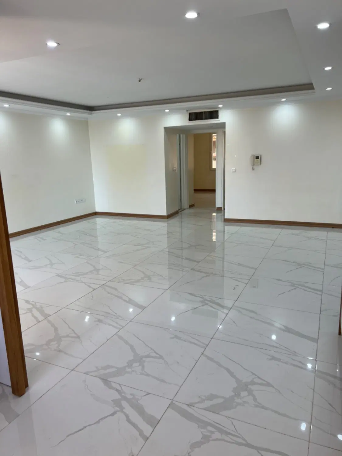 آپارتمان  ۸۱ متر دو خواب پونک  سردار جنگل