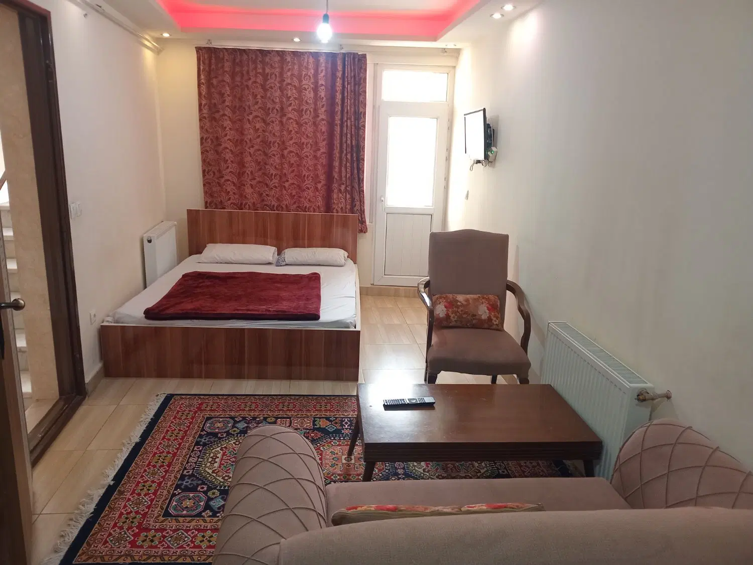 سوئیت آپارتمان سفیدی