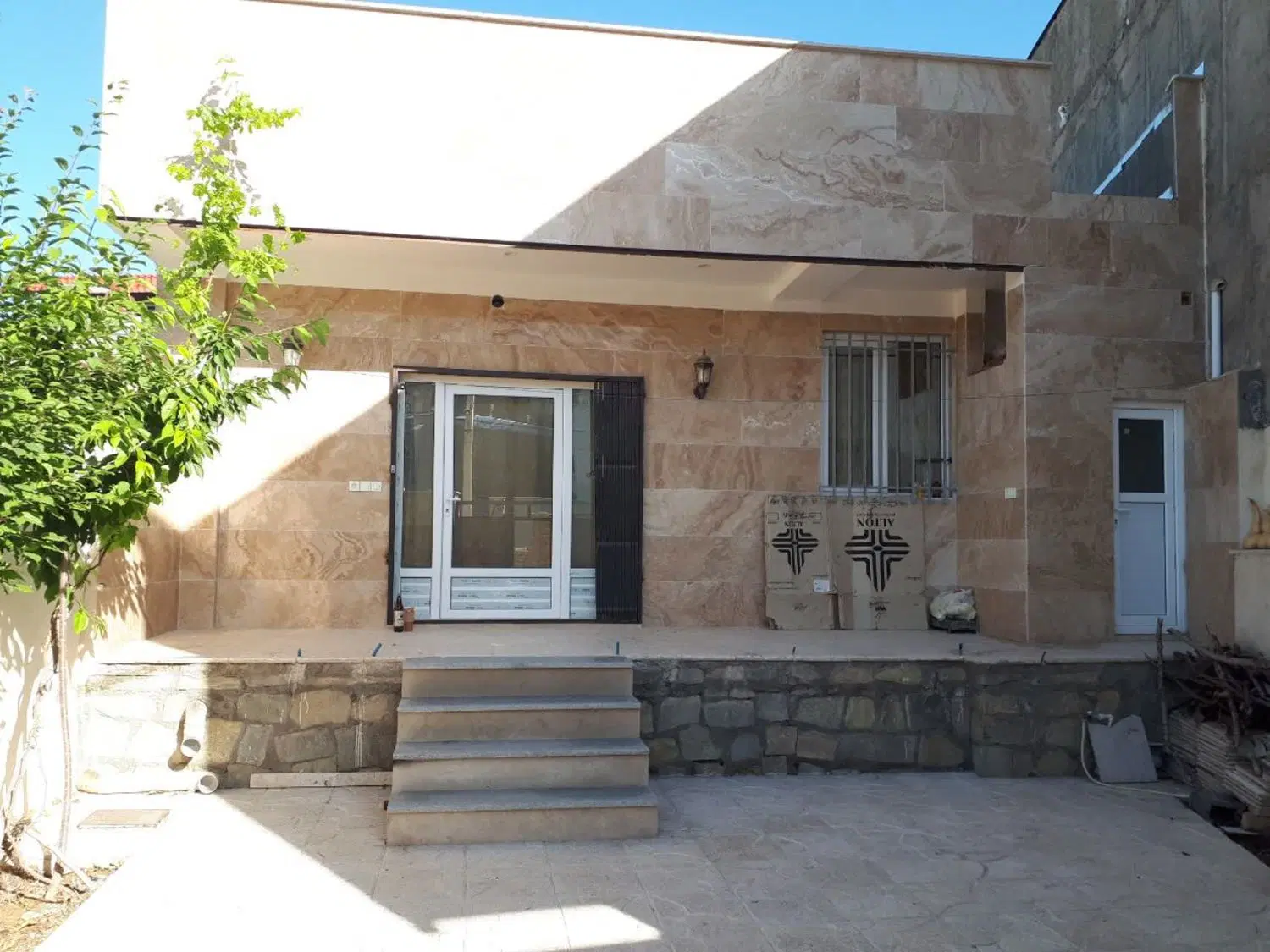 خانه ویلایی،نوبران