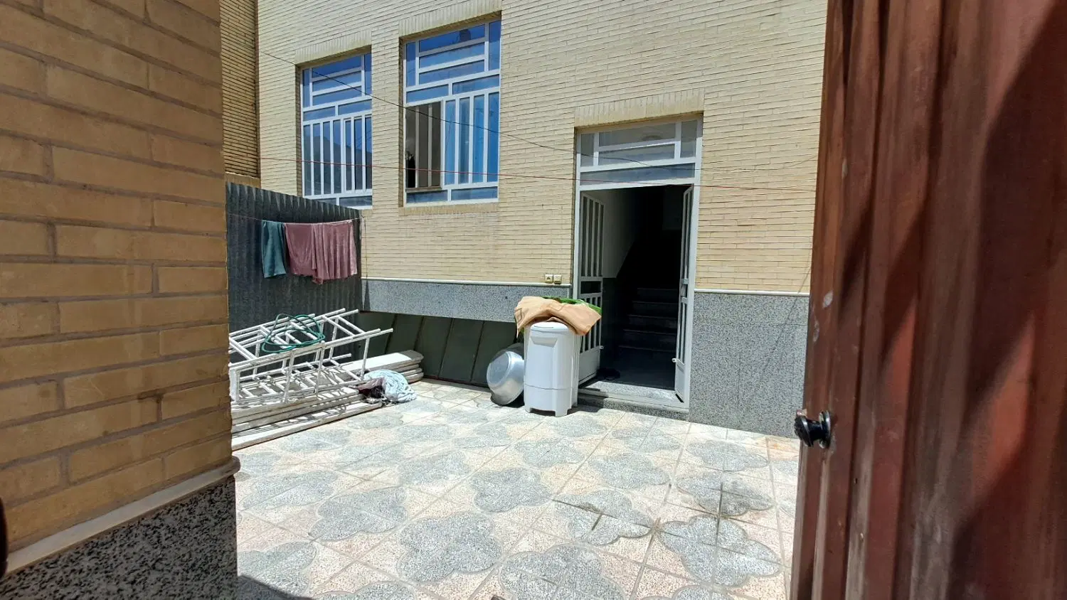 خانه دوطبقه و نیم سند تک برگ