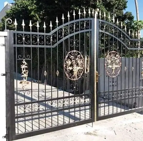 ۱۶۰ متر زمین تجاری مسکونی
