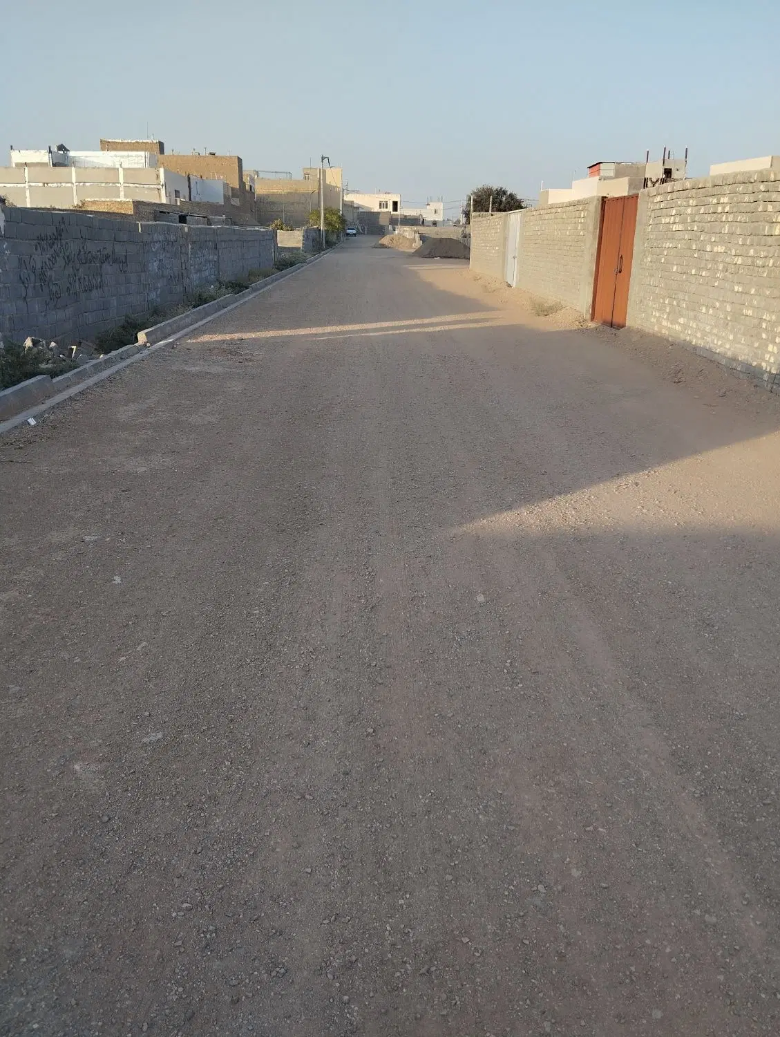زمین ۱۰۰۰ متری جاده نورعلیبیک