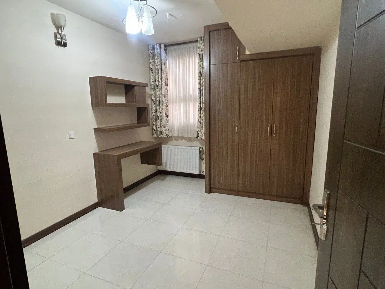 رهن اجاره ۶۰متر حیاط اختصاصی