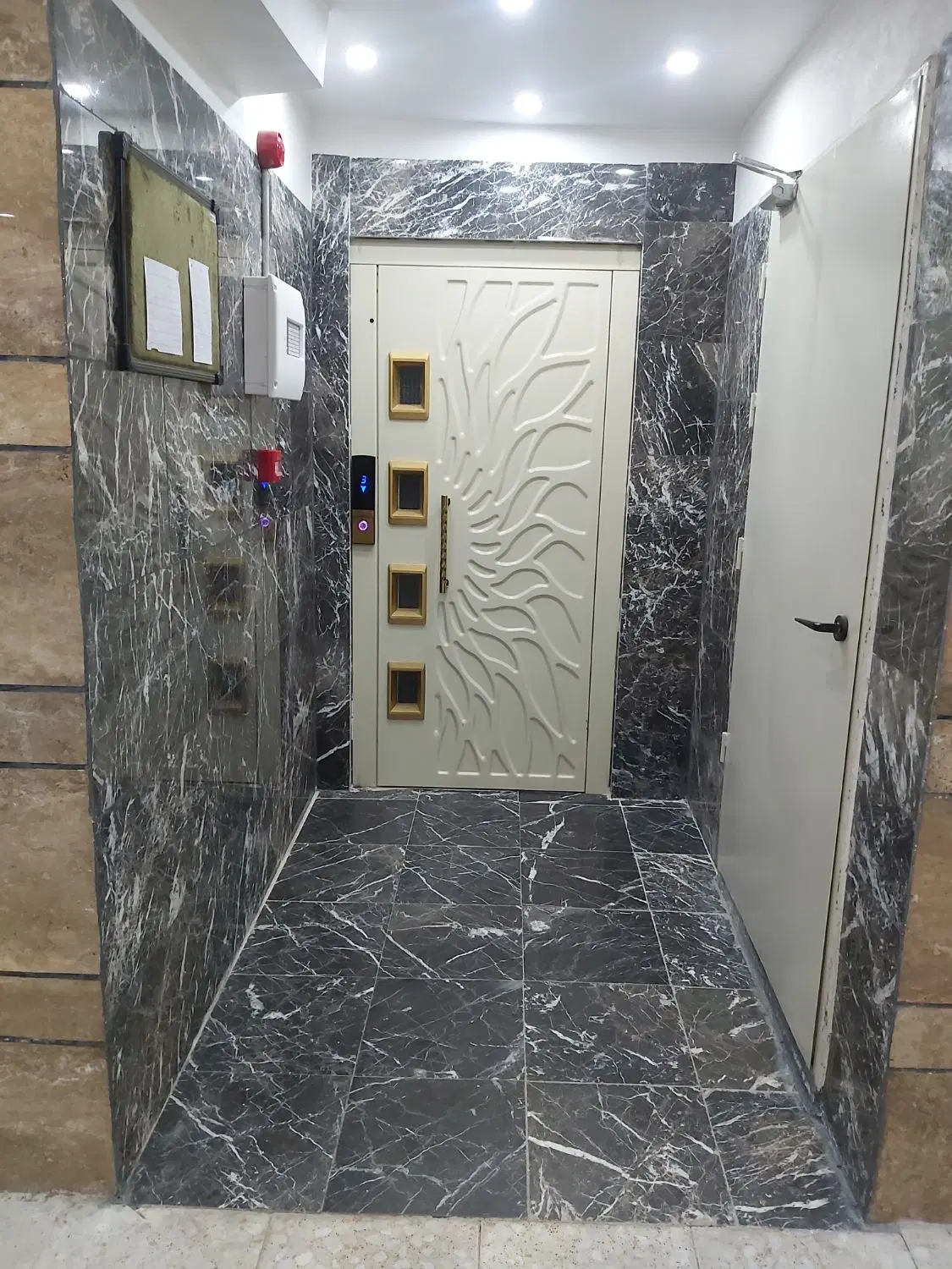آپارتمان ۱۴۷ متری سه خوابه نورگیر عالی