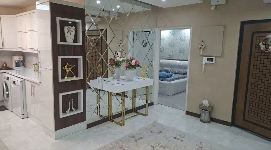تک واحدی در خیابان زمرد - زیتون کارمندی