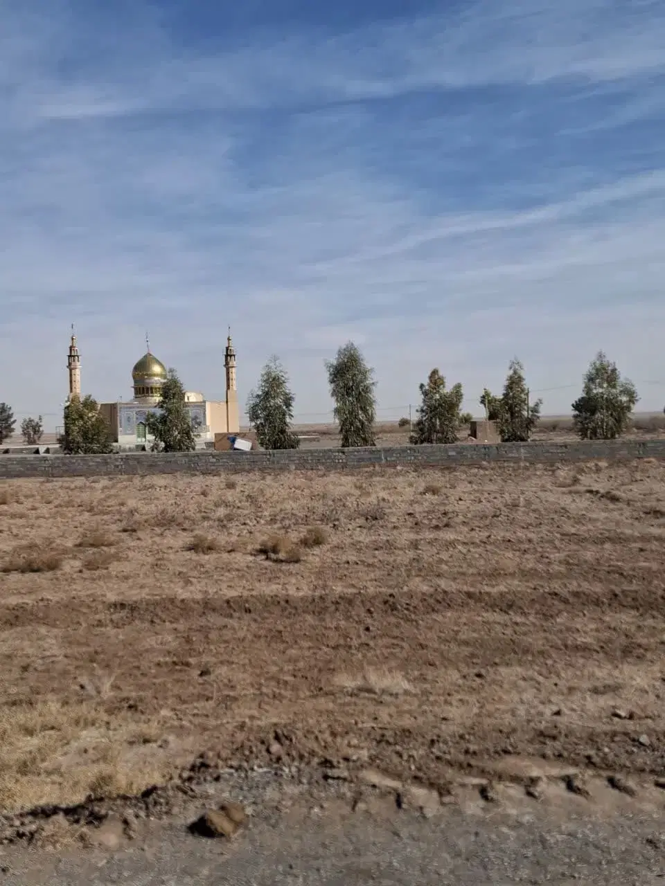 زمین فروشی