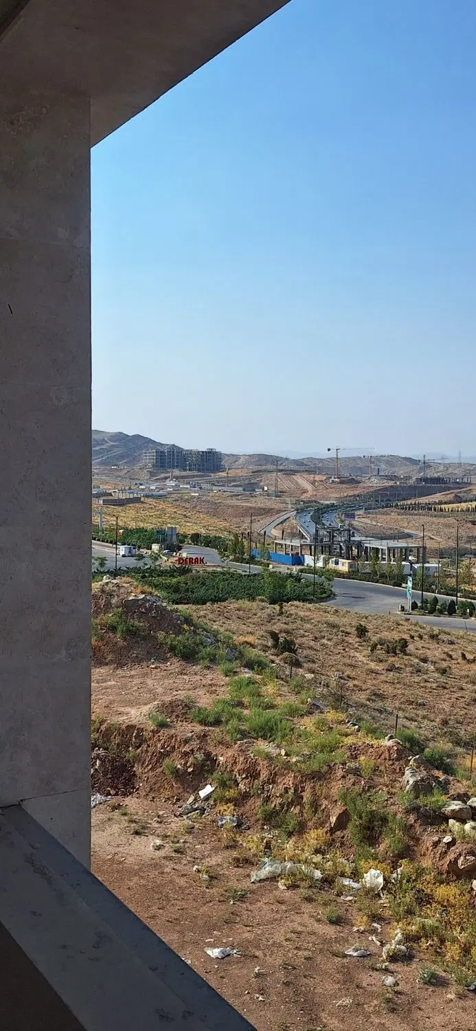 دوخوابه برف فروشان نوساز  دارای دو تراس ومطبخ