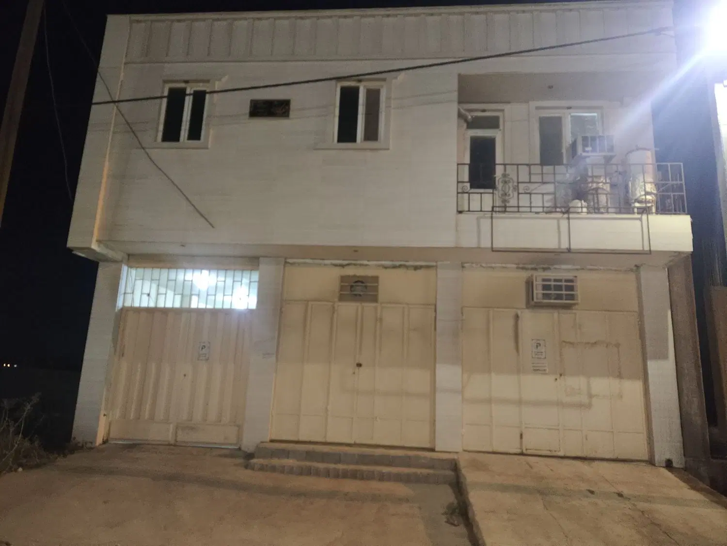 فروش  مسکونی واقع در سه راه مزار ابراهیمی