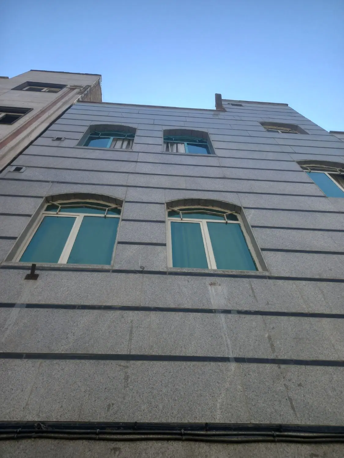 ۹۰متر خانه ویلایی ۳طبقه بنا علی آباد دخانیات