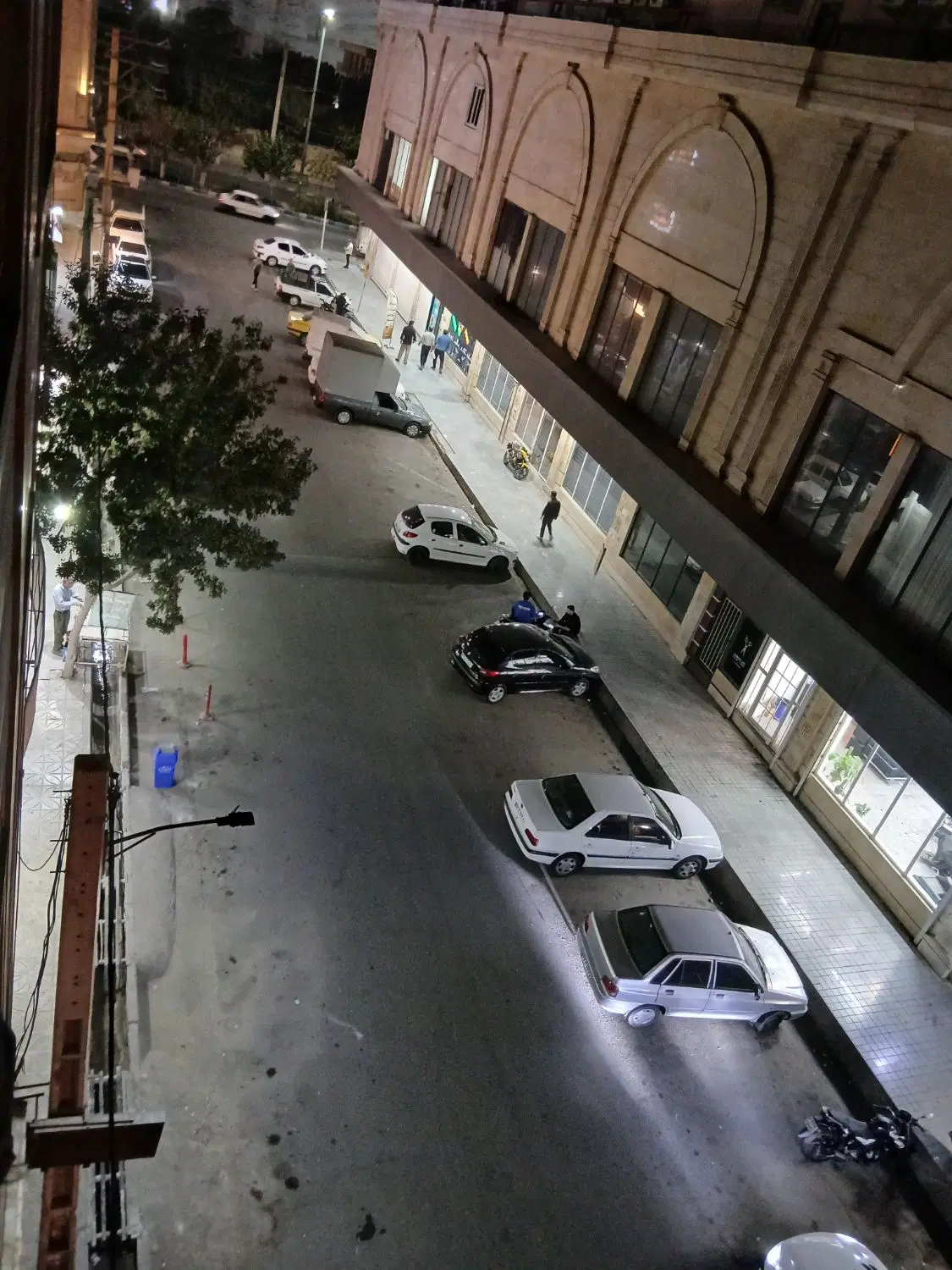 واحد سند دار بر خیابان اصلی شهرک مهر