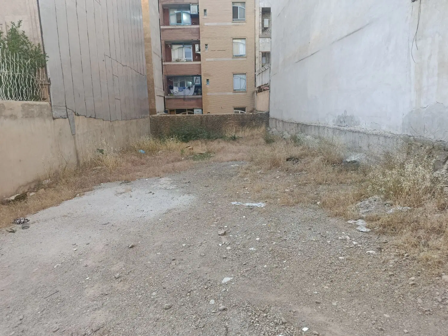 زمین خایدالو