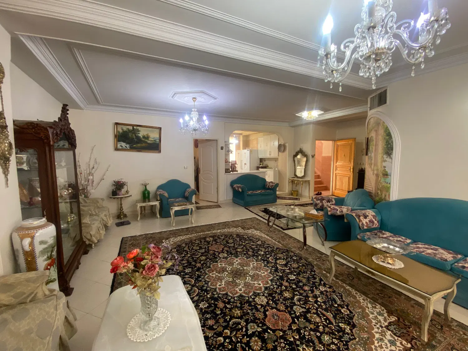 تهرانسر ۹۷ متر تکواحدی غرق نور