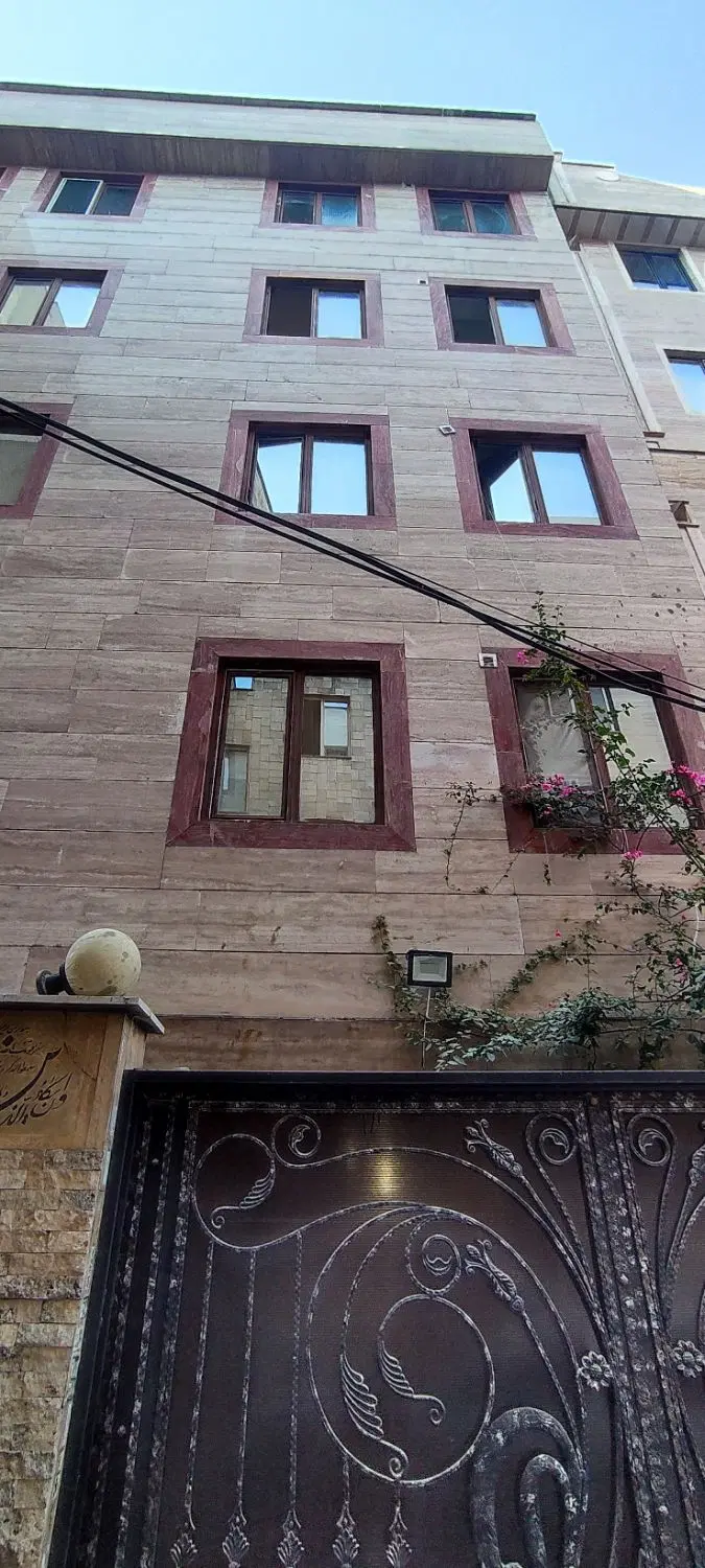 ۶۰متر دوخوابه پارکینگ انباری ط دوم نواب