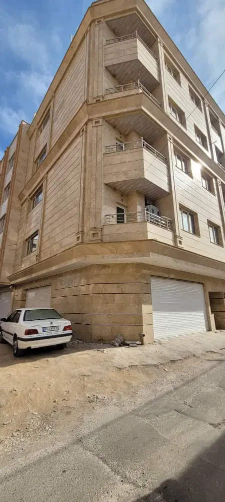 آپارتمان 202 متری طبقه همکف هزاریکشب جنوبی