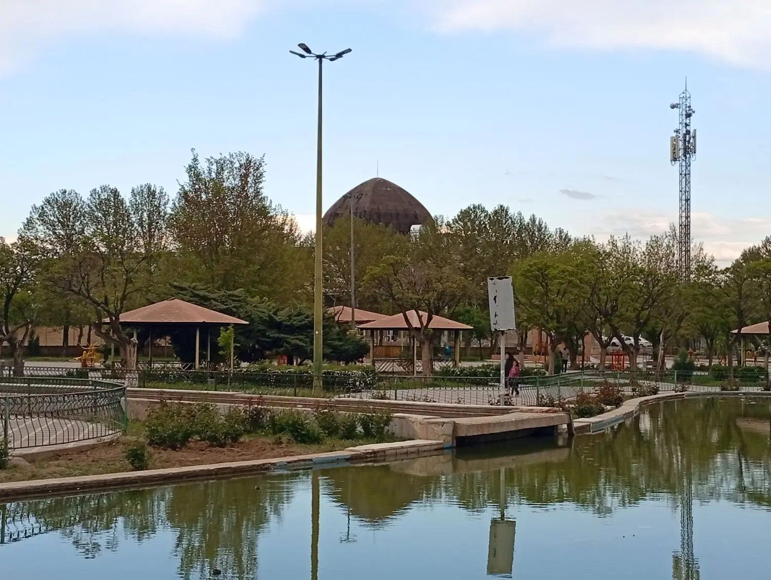 خانه دوطبقه درنصرت آباد
