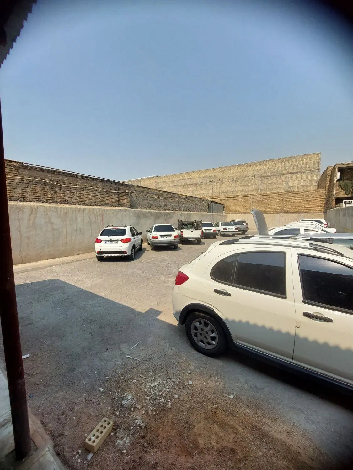 ملک تجاری رو به رو بیمارستان