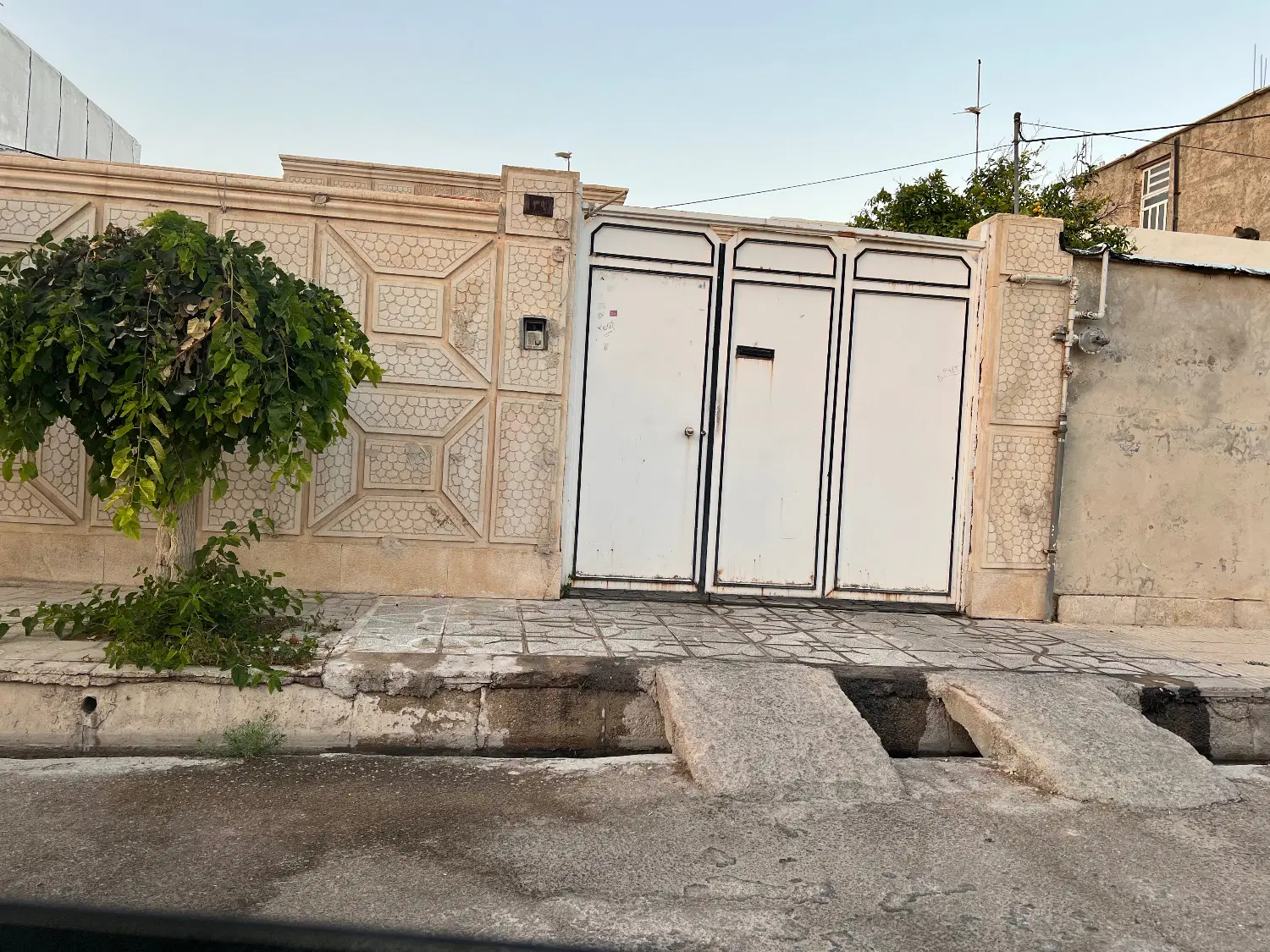 منزل مسکونی ۲۰۰ متری