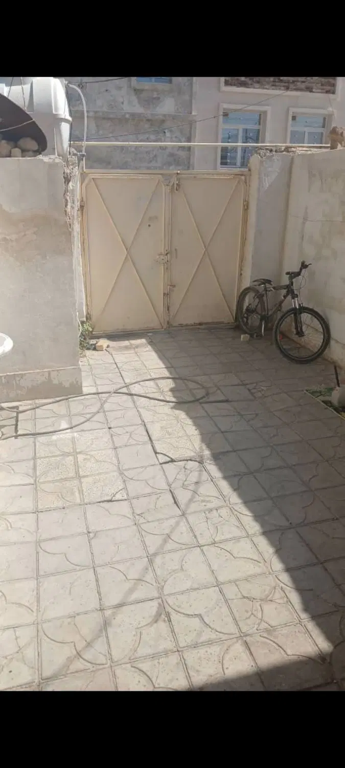 خانه ۷۸متری تمیز لب خیابان اصلی
