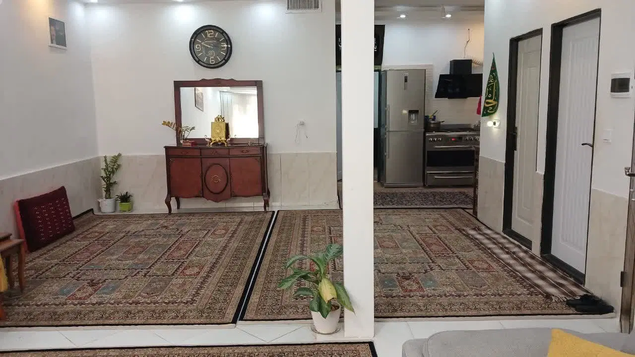طلاب اجاره 100متری 2 خوابه همکف کف سرامیک