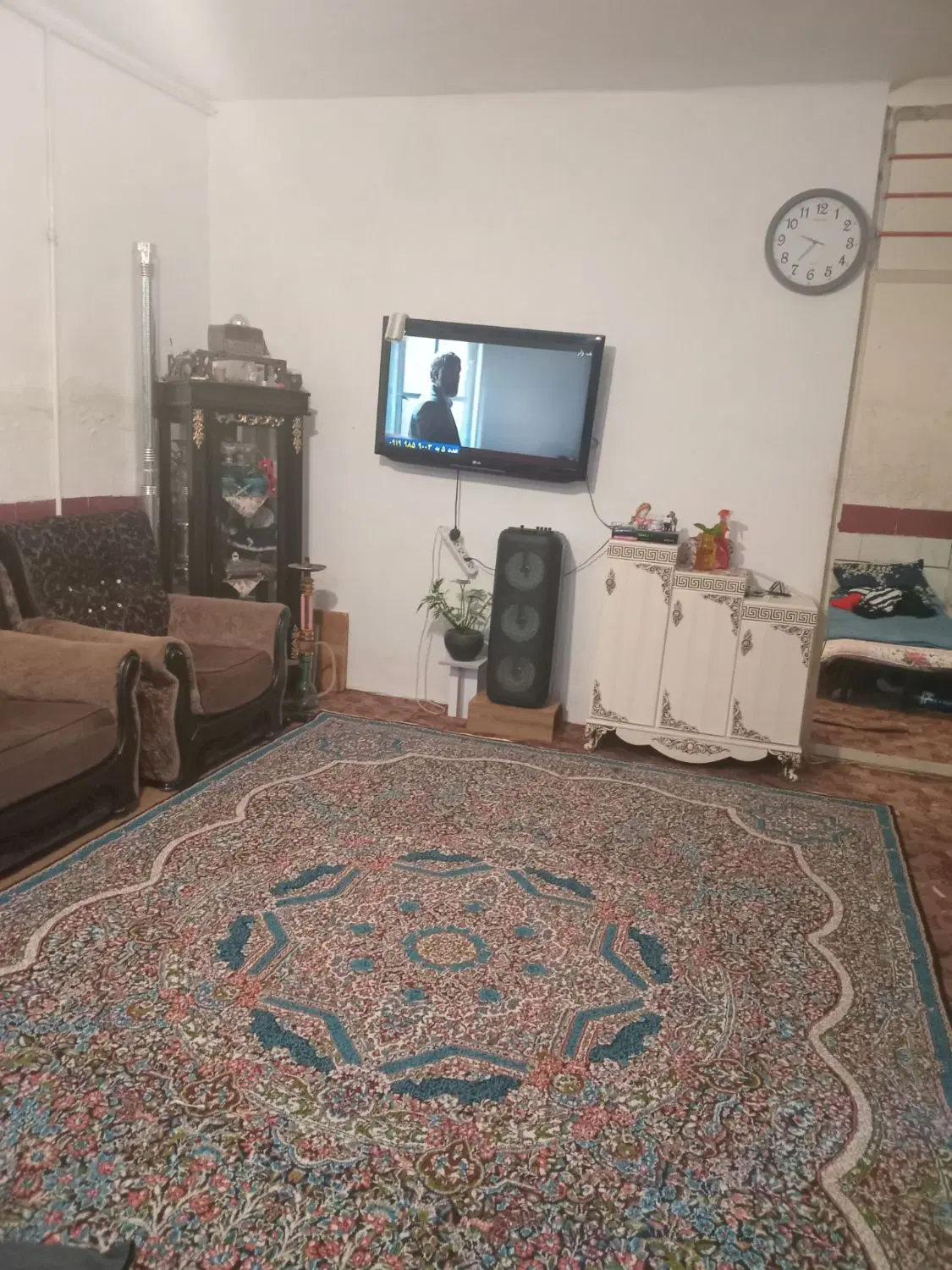 یک باب منزل مسکونی واقع در حجت اباد