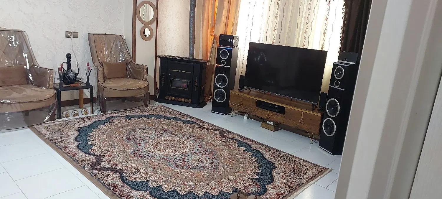 آپارتمان۸۵متری حصارک بالا