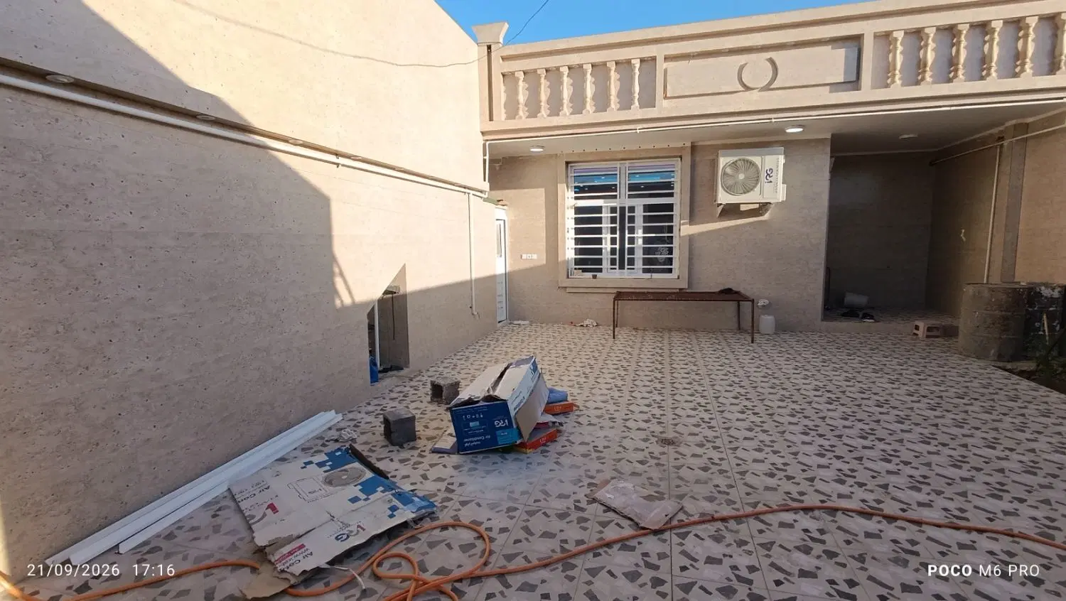 حیاط‌دار فول امکانات_قلعه تل