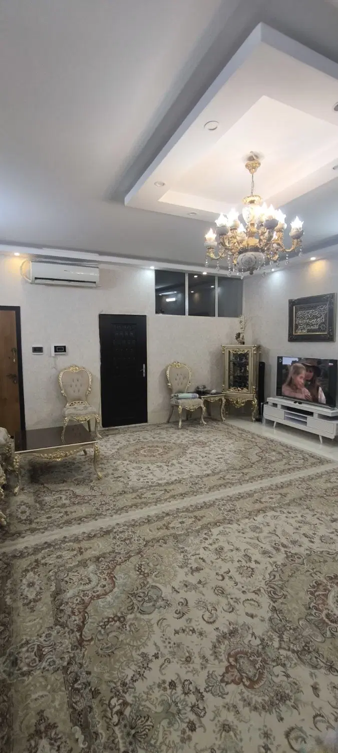 آپارتمان همکف راه جدا 100متری با پارکینگ اختصاصی