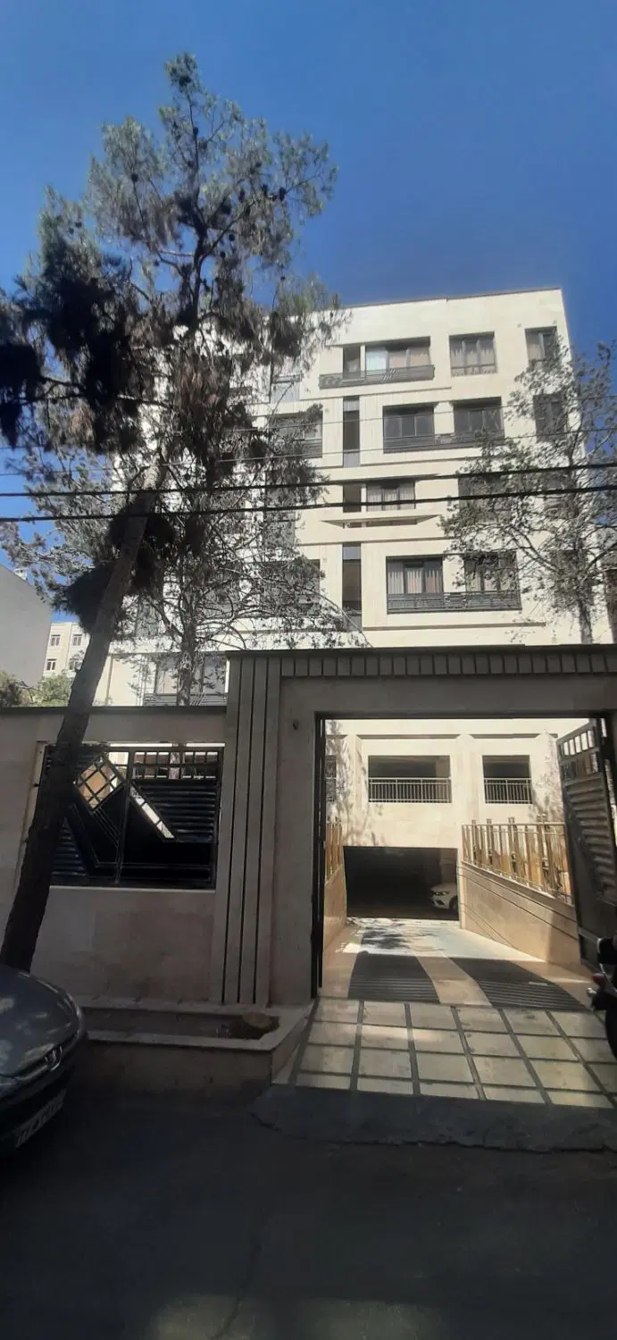 ۷۰ متری دوخواب با پارکینگ