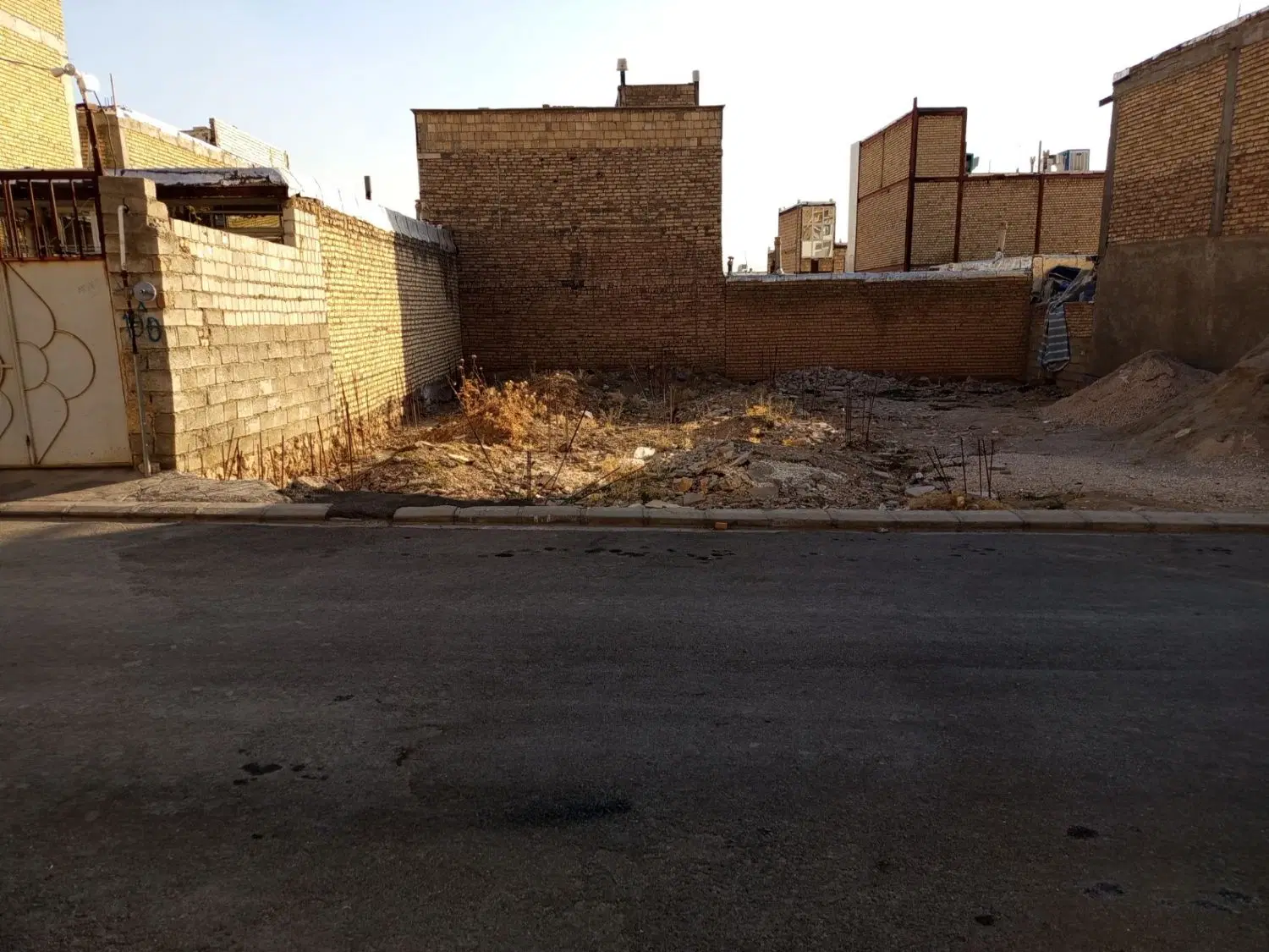 زمین مسکونی