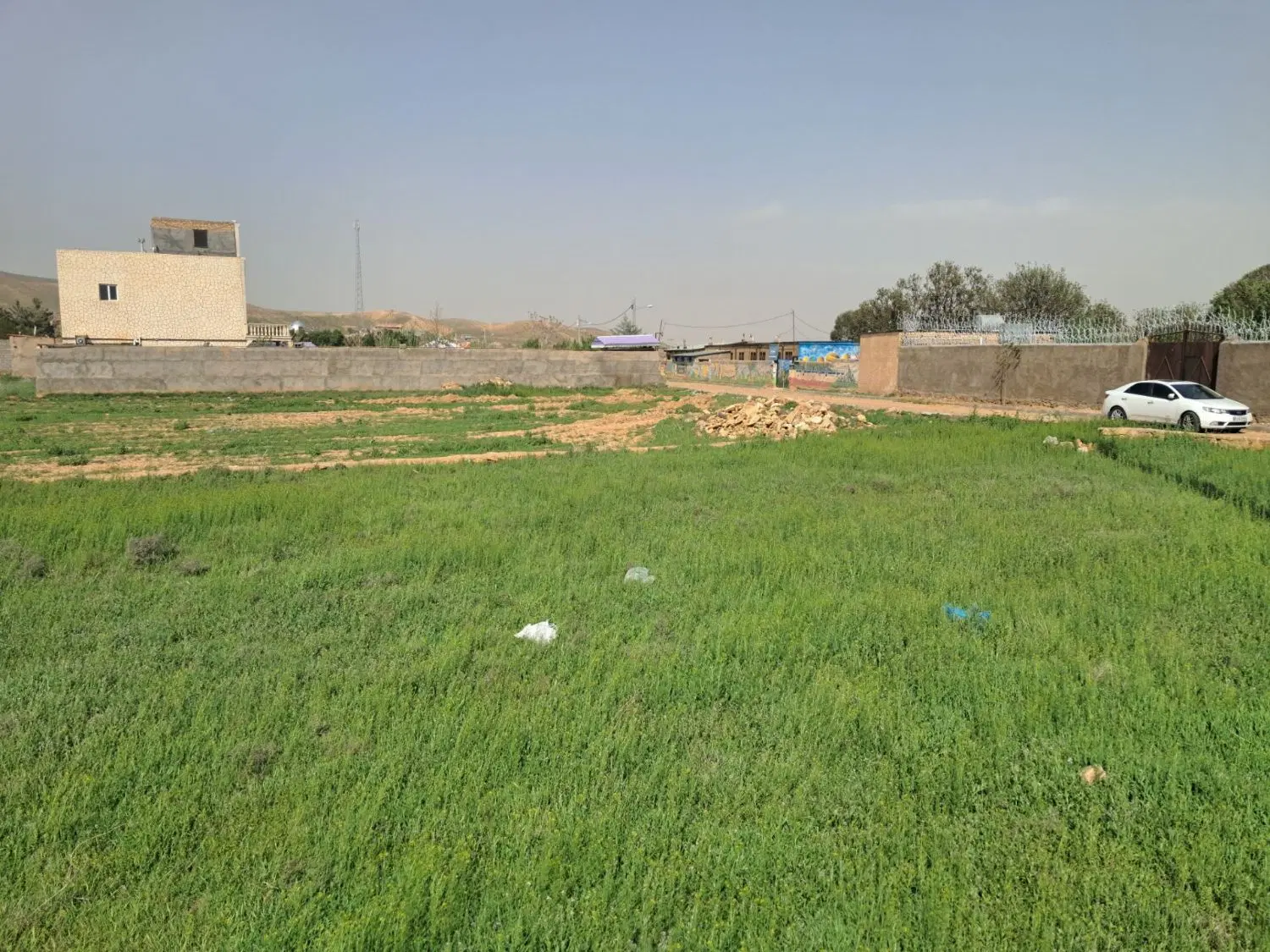 زمین امان آباد
