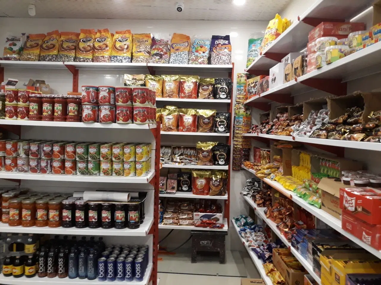 مغازه حاشیه خیابان دستغیب سه راه فلسطین