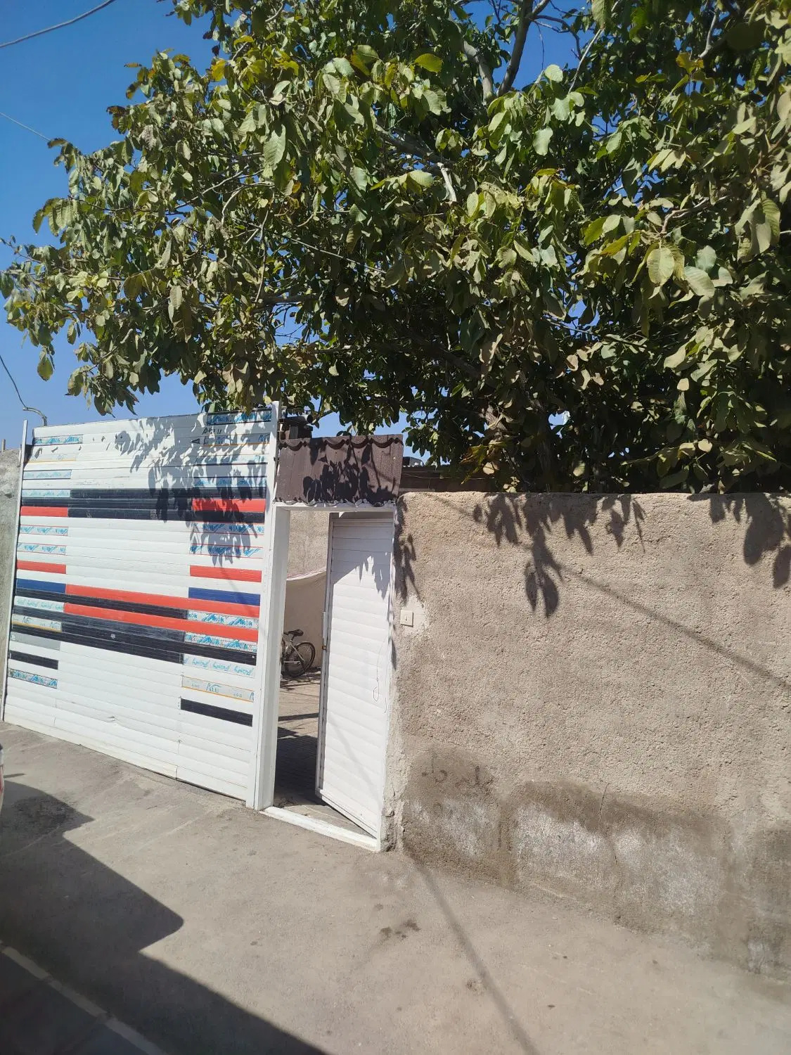 منزل سنددار ۱۶۰متر فروشی
