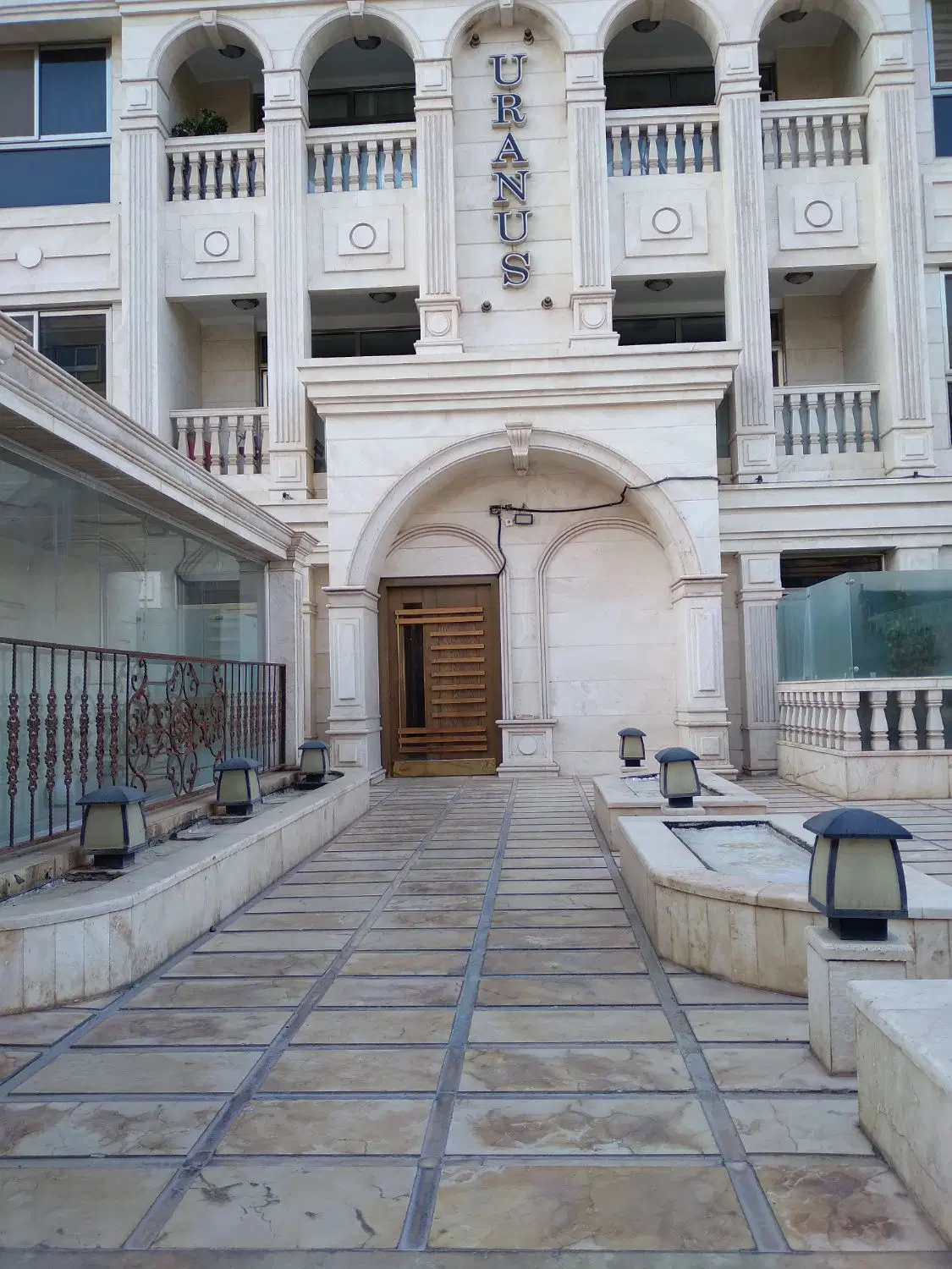 آپارتمان ۱۳۰ متری عطار