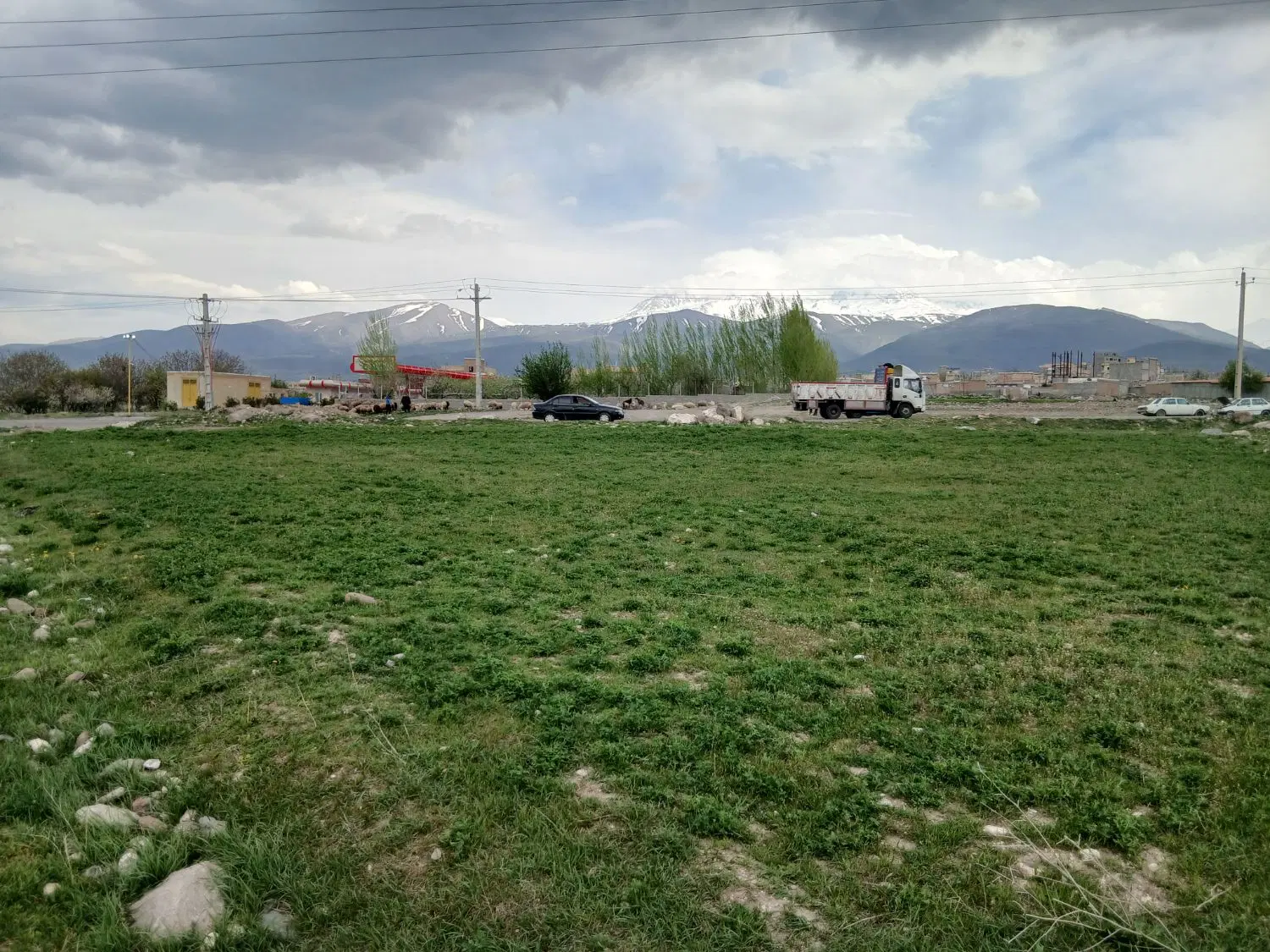 زمین بر جاده روبروی سی ان جی نعمانی