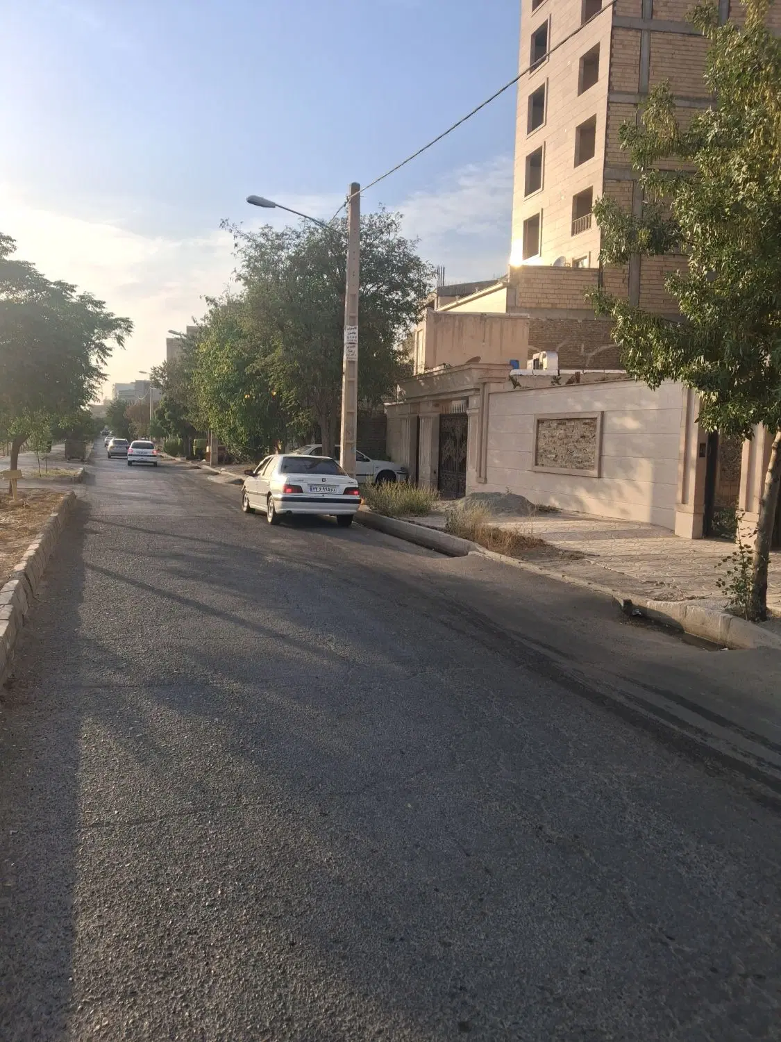 زمین به متراژ ۲۴۷ متر مربع از بلوار معلم داخل کوچه