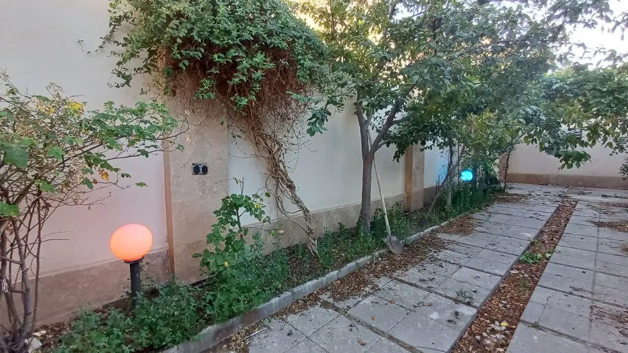 منزل ویلایی(۵۰۰ متری)