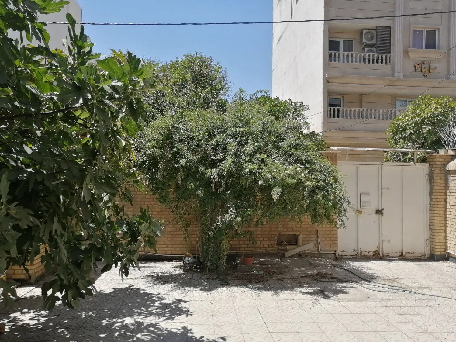 خانه ویلایی مناسب برای سکونت یا ساخت