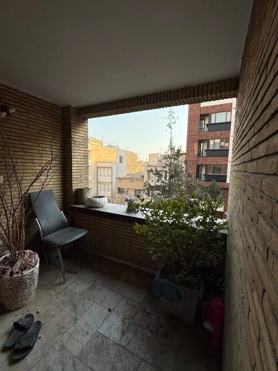 همخانه خانم یوسف آباد