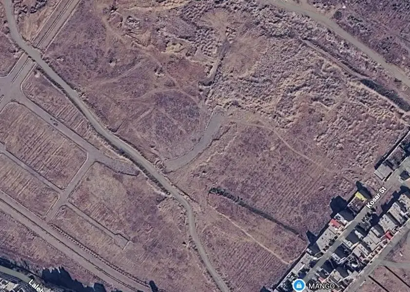 ۴۰ متر زمین