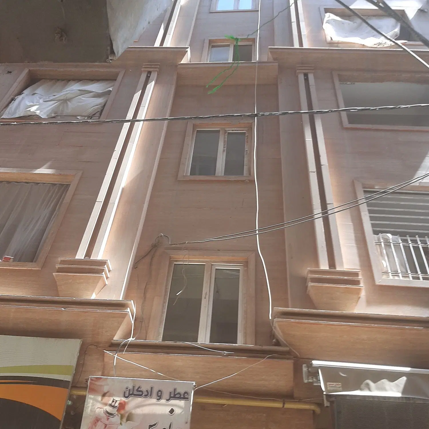فروش آرپارتمان۱۰۰متری حصارک(انقلاب)