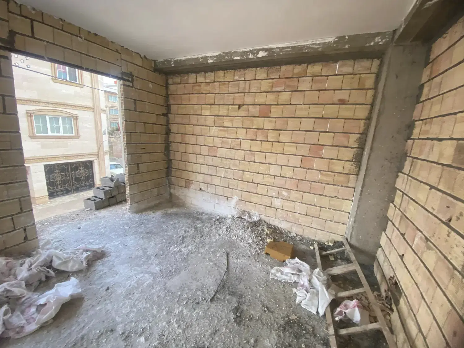 پیش فروش جذاب تک واحدی با امکانات کامل