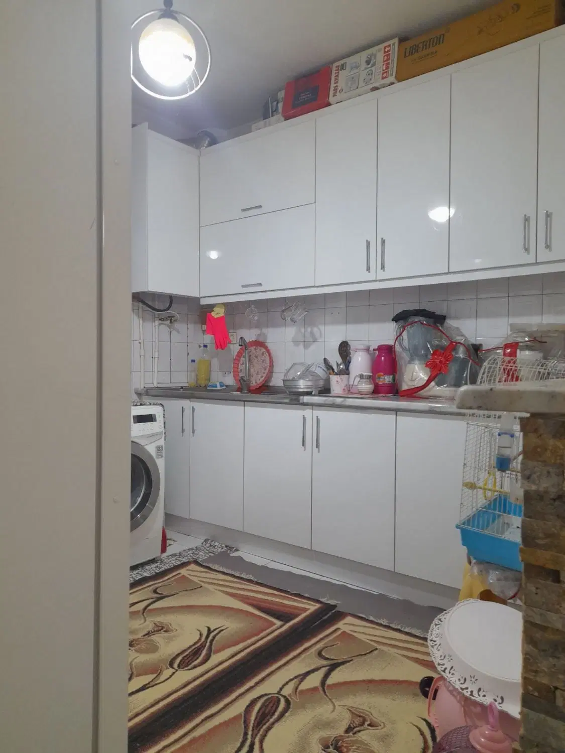آپارتمان لاله یکم تمیز