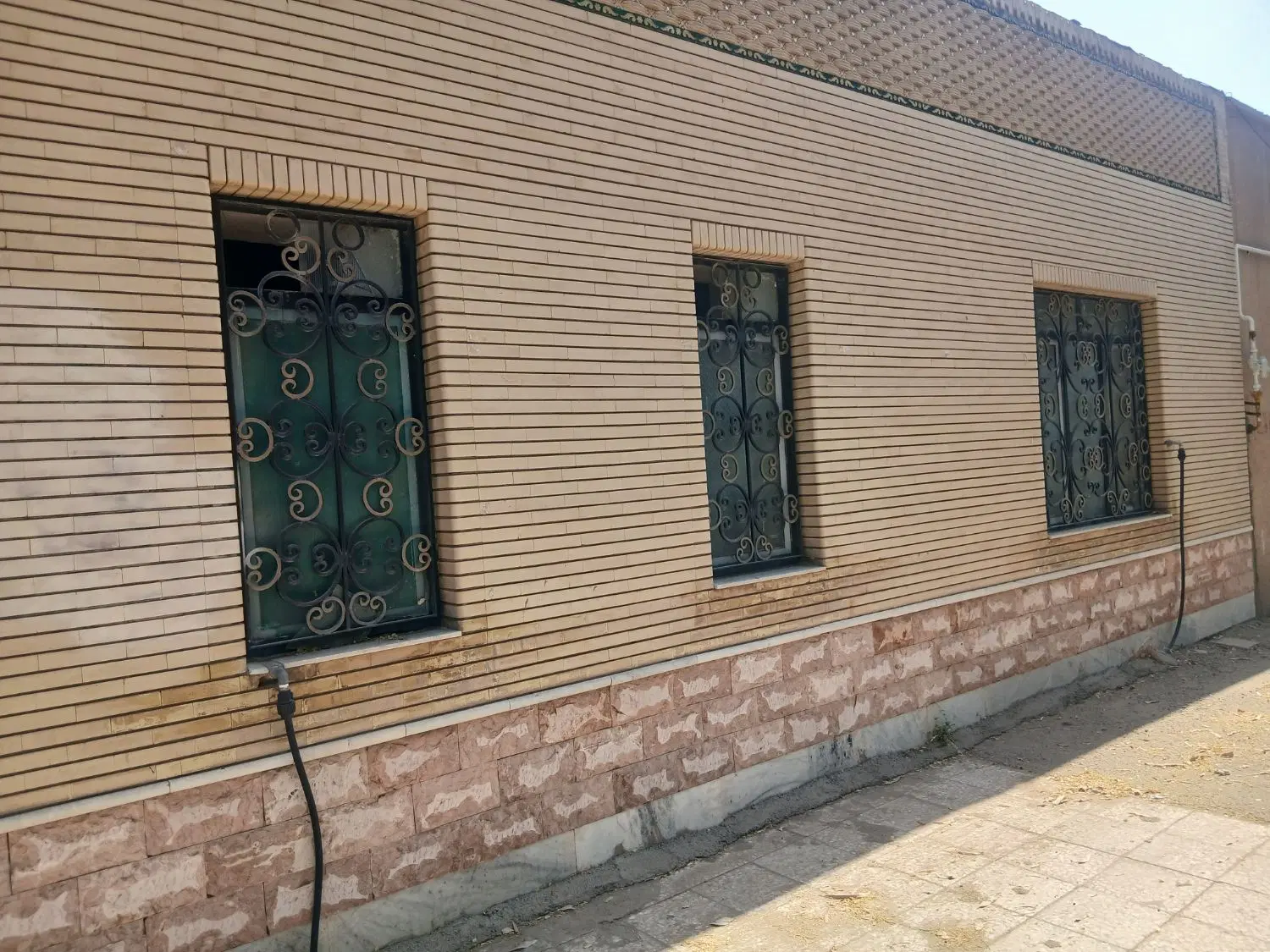 خانه موجود هست جهت کرایه