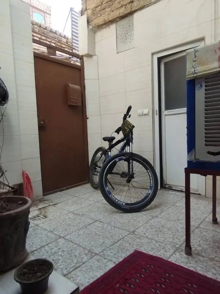 ملک پشت قواره